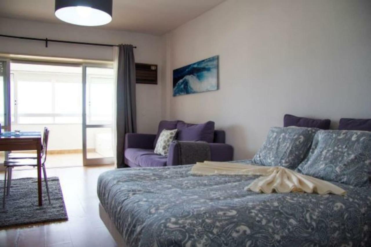 Wonderful Studio Apartment In Front Of The Beach Costa da Caparica Esterno foto