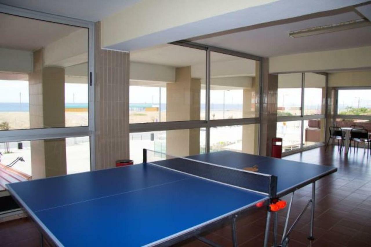 Wonderful Studio Apartment In Front Of The Beach Costa da Caparica Esterno foto