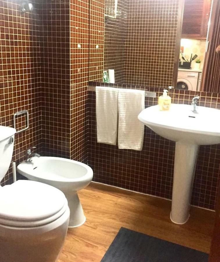 Wonderful Studio Apartment In Front Of The Beach Costa da Caparica Esterno foto