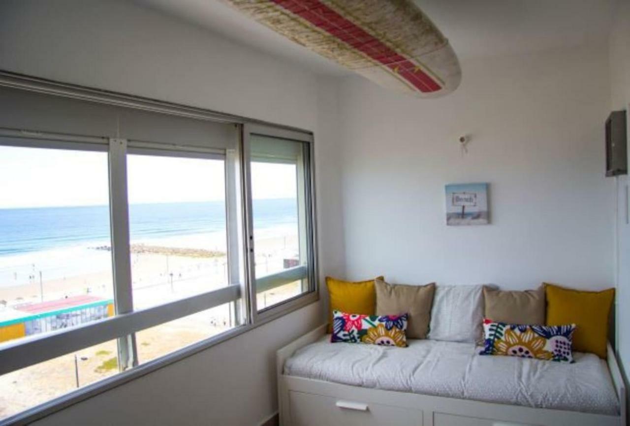 Wonderful Studio Apartment In Front Of The Beach Costa da Caparica Esterno foto