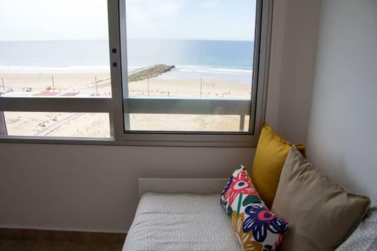 Wonderful Studio Apartment In Front Of The Beach Costa da Caparica Esterno foto