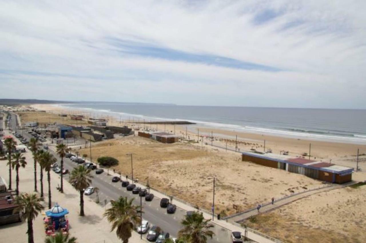 Wonderful Studio Apartment In Front Of The Beach Costa da Caparica Esterno foto