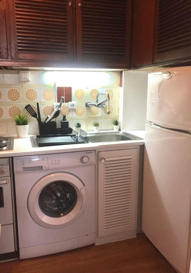 Wonderful Studio Apartment In Front Of The Beach Costa da Caparica Esterno foto
